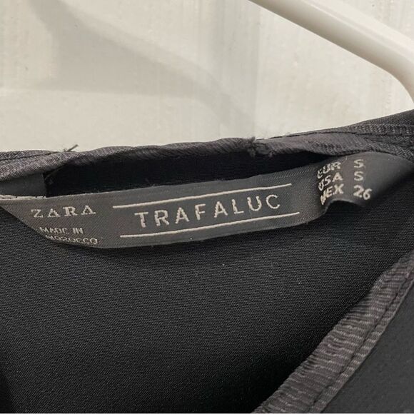 Zara Trafaluc Black Crop Crew Neck Sleeveless Top Side Zip Women’s Size S - Picture 3 of 7